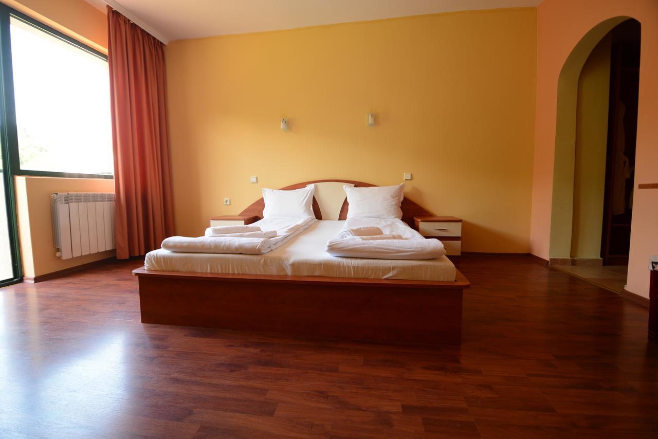 Park Hotel Ribaritsa Exterior photo